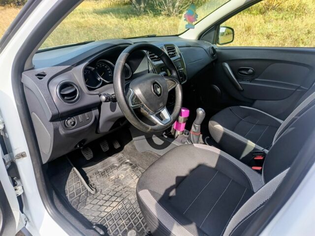 Белый Рено Сандеро, объемом двигателя 1 л и пробегом 117 тыс. км за 9200 $, фото 7 на Automoto.ua