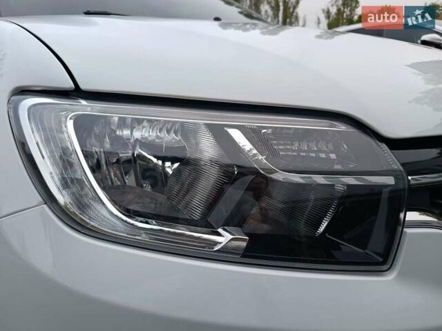 Белый Рено Сандеро, объемом двигателя 1 л и пробегом 57 тыс. км за 9200 $, фото 53 на Automoto.ua