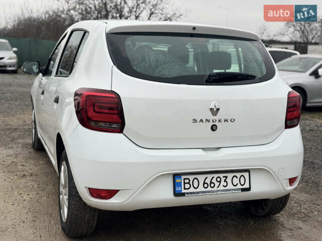 Білий Рено Сандеро, об'ємом двигуна 1 л та пробігом 36 тис. км за 9300 $, фото 13 на Automoto.ua
