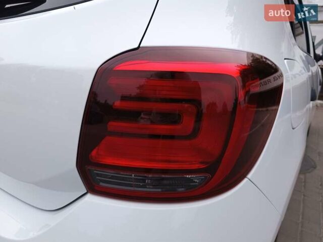 Білий Рено Сандеро, об'ємом двигуна 1 л та пробігом 57 тис. км за 7000 $, фото 51 на Automoto.ua