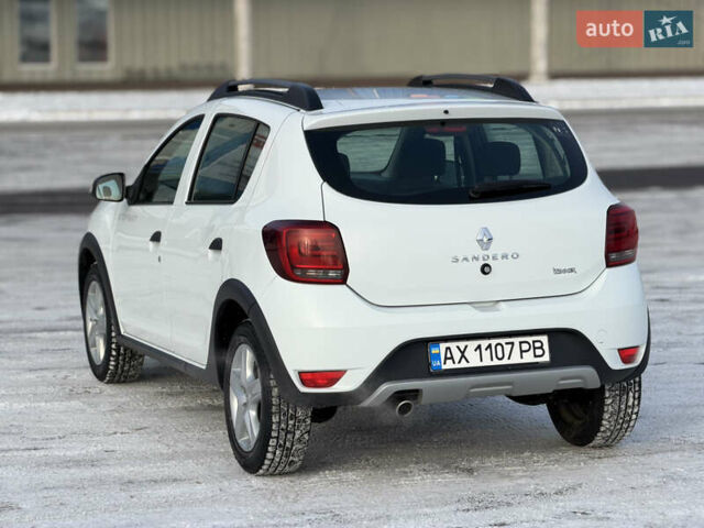 Белый Рено Сандеро, объемом двигателя 0.9 л и пробегом 120 тыс. км за 9000 $, фото 5 на Automoto.ua