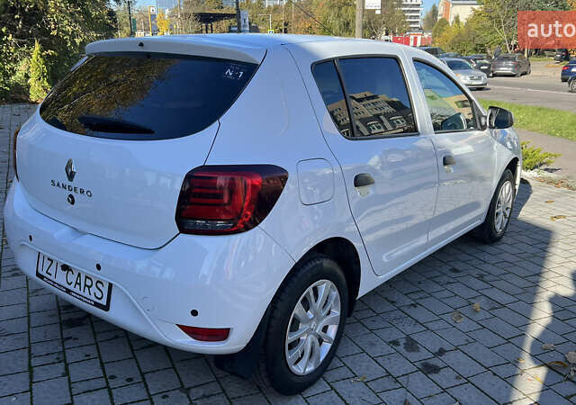 Білий Рено Сандеро, об'ємом двигуна 0.9 л та пробігом 26 тис. км за 13500 $, фото 6 на Automoto.ua
