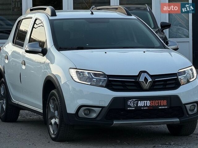 Белый Рено Сандеро, объемом двигателя 1.46 л и пробегом 92 тыс. км за 12800 $, фото 7 на Automoto.ua