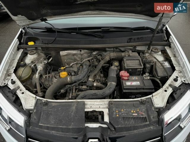 Белый Рено Сандеро, объемом двигателя 0.9 л и пробегом 99 тыс. км за 9399 $, фото 15 на Automoto.ua