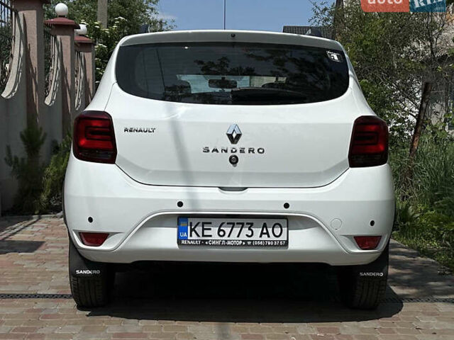 Білий Рено Сандеро, об'ємом двигуна 0.9 л та пробігом 47 тис. км за 10300 $, фото 4 на Automoto.ua