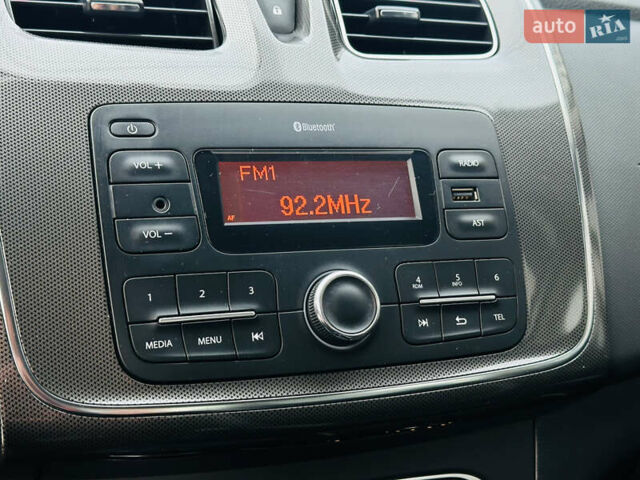 Белый Рено Сандеро, объемом двигателя 0.9 л и пробегом 103 тыс. км за 8900 $, фото 30 на Automoto.ua