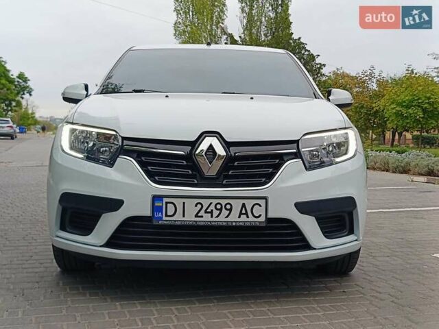 Белый Рено Сандеро, объемом двигателя 1 л и пробегом 57 тыс. км за 9200 $, фото 28 на Automoto.ua
