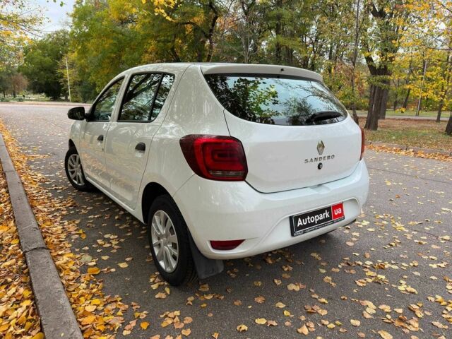 Білий Рено Сандеро, об'ємом двигуна 1 л та пробігом 99 тис. км за 7999 $, фото 6 на Automoto.ua