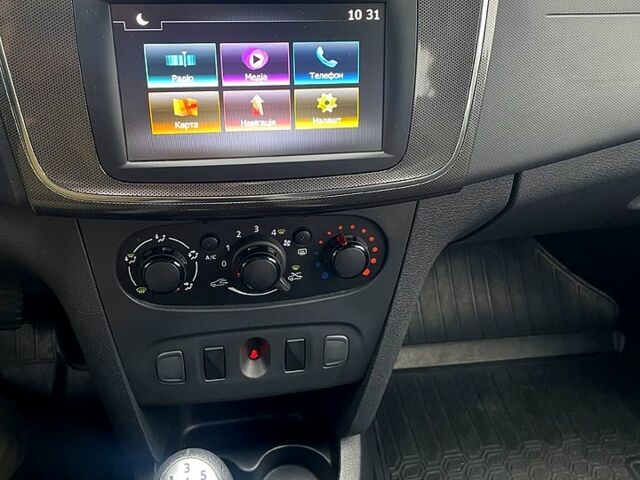 Белый Рено Сандеро, объемом двигателя 1.5 л и пробегом 37 тыс. км за 13500 $, фото 6 на Automoto.ua