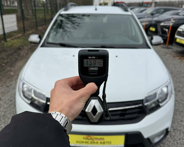 Белый Рено Сандеро, объемом двигателя 0.9 л и пробегом 65 тыс. км за 10000 $, фото 17 на Automoto.ua