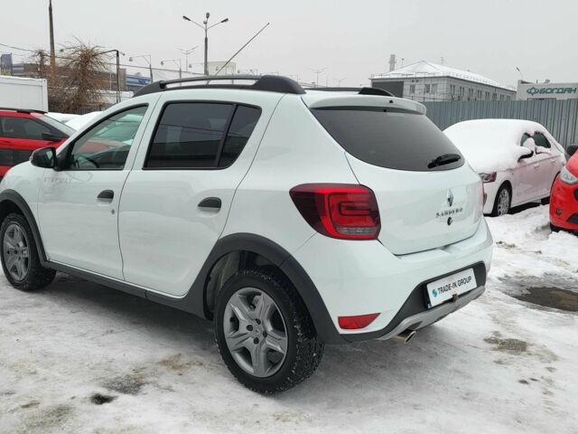 Белый Рено Сандеро, объемом двигателя 1.5 л и пробегом 75 тыс. км за 12500 $, фото 13 на Automoto.ua