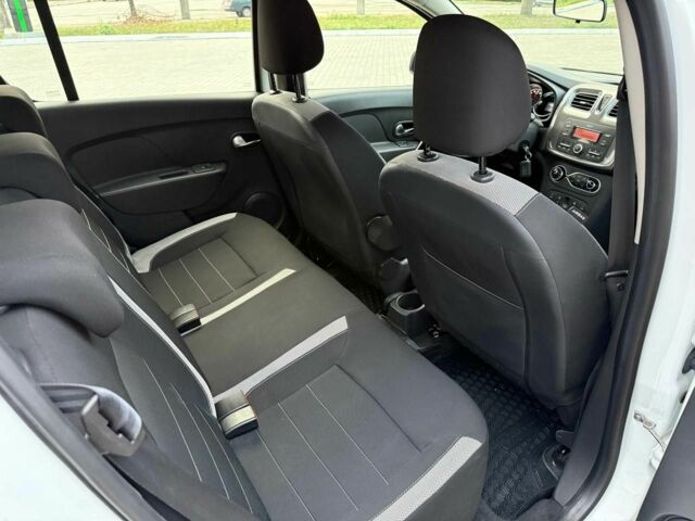 Білий Рено Сандеро, об'ємом двигуна 0.9 л та пробігом 110 тис. км за 10599 $, фото 13 на Automoto.ua