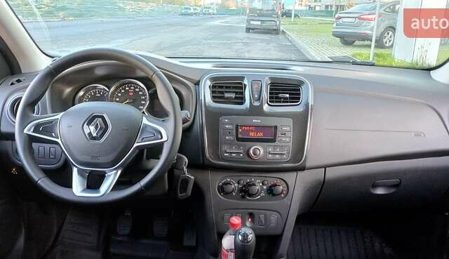 Белый Рено Сандеро, объемом двигателя 0.9 л и пробегом 45 тыс. км за 8300 $, фото 14 на Automoto.ua