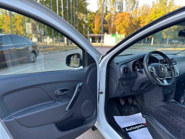 Белый Рено Сандеро, объемом двигателя 1 л и пробегом 98 тыс. км за 8190 $, фото 20 на Automoto.ua