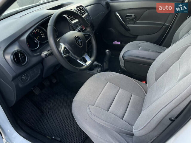 Білий Рено Сандеро, об'ємом двигуна 0.9 л та пробігом 56 тис. км за 8500 $, фото 15 на Automoto.ua