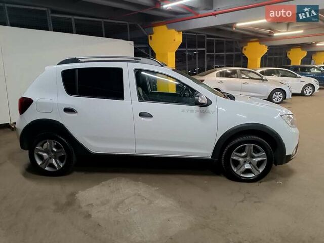 Белый Рено Сандеро, объемом двигателя 1.46 л и пробегом 191 тыс. км за 9200 $, фото 2 на Automoto.ua