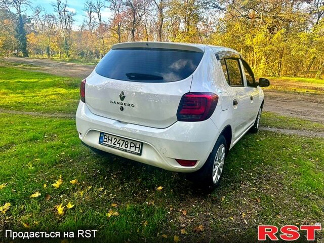 Білий Рено Сандеро, об'ємом двигуна 1 л та пробігом 53 тис. км за 9600 $, фото 1 на Automoto.ua