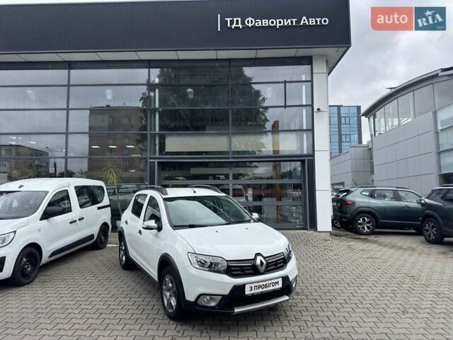 Белый Рено Сандеро, объемом двигателя 0.9 л и пробегом 68 тыс. км за 9400 $, фото 1 на Automoto.ua