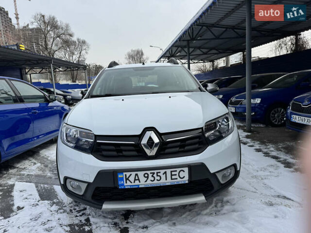Белый Рено Сандеро, объемом двигателя 1.46 л и пробегом 89 тыс. км за 12048 $, фото 1 на Automoto.ua