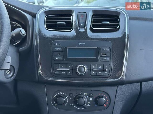 Рено Сандеро 2021 у Вінниці на Automoto.ua Білий Рено Сандеро, об'ємом двигуна 1 л та пробігом 37 тис. км за 8950 $, фото 7 на Automoto.ua