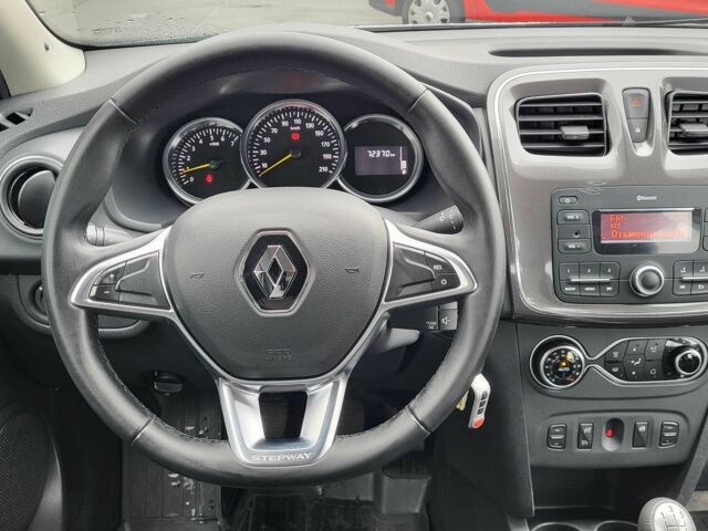 Рено Сандеро 2021 в Киеве на Automoto.ua Белый Рено Сандеро, объемом двигателя 0.9 л и пробегом 72 тыс. км за 9990 $, фото 1 на Automoto.ua