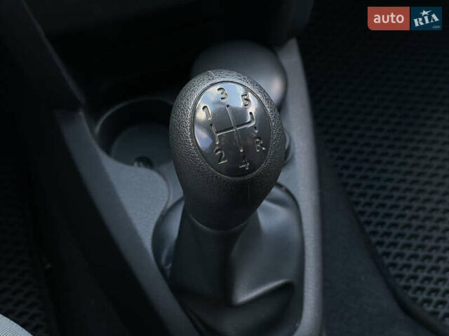 Білий Рено Сандеро, об'ємом двигуна 0.9 л та пробігом 56 тис. км за 8500 $, фото 12 на Automoto.ua