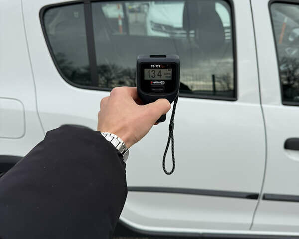 Белый Рено Сандеро, объемом двигателя 0.9 л и пробегом 65 тыс. км за 10000 $, фото 24 на Automoto.ua