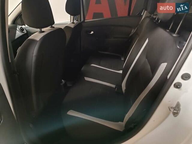 Белый Рено Сандеро, объемом двигателя 1.46 л и пробегом 191 тыс. км за 9200 $, фото 7 на Automoto.ua