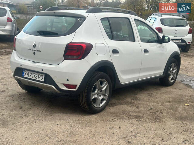 Белый Рено Сандеро, объемом двигателя 0.9 л и пробегом 101 тыс. км за 9550 $, фото 8 на Automoto.ua