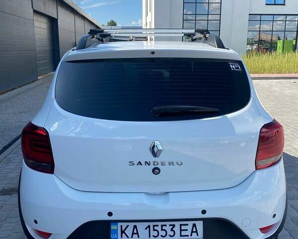 Білий Рено Сандеро, об'ємом двигуна 0.9 л та пробігом 72 тис. км за 10900 $, фото 2 на Automoto.ua