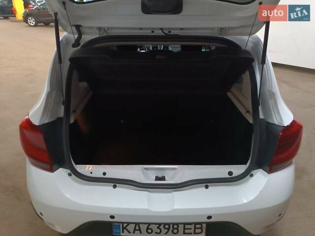 Белый Рено Сандеро, объемом двигателя 1.46 л и пробегом 191 тыс. км за 9200 $, фото 9 на Automoto.ua