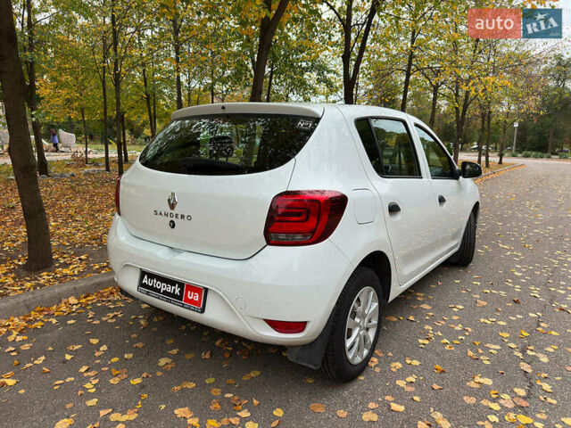 Рено Сандеро 2021 в Запорожье на Automoto.ua Белый Рено Сандеро, объемом двигателя 1 л и пробегом 99 тыс. км за 7999 $, фото 6 на Automoto.ua
