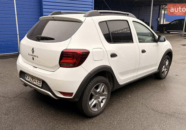 Білий Рено Сандеро, об'ємом двигуна 1.46 л та пробігом 17 тис. км за 13235 $, фото 3 на Automoto.ua