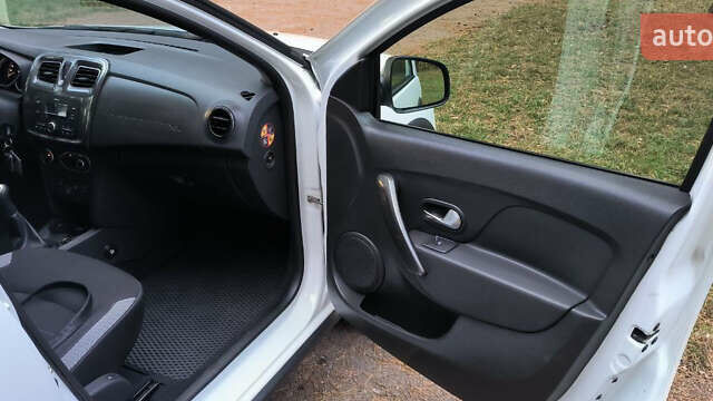 Белый Рено Сандеро, объемом двигателя 0.9 л и пробегом 52 тыс. км за 10999 $, фото 15 на Automoto.ua