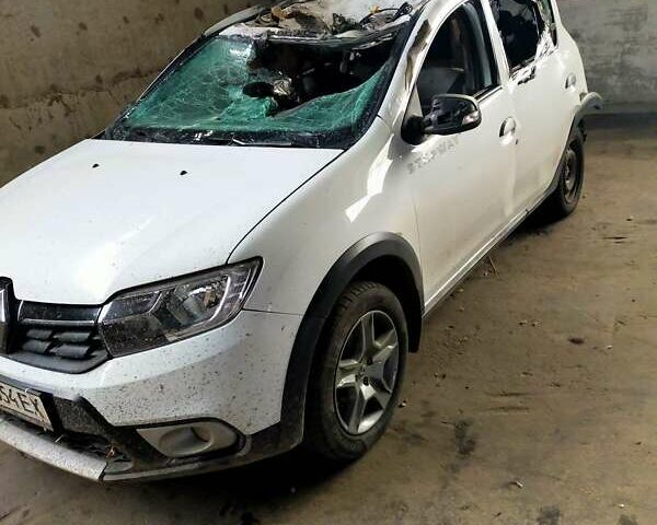 Белый Рено Сандеро, объемом двигателя 1.46 л и пробегом 50 тыс. км за 5000 $, фото 1 на Automoto.ua
