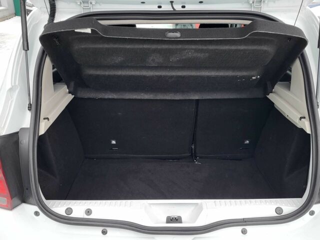 Белый Рено Сандеро, объемом двигателя 1.5 л и пробегом 75 тыс. км за 12500 $, фото 20 на Automoto.ua