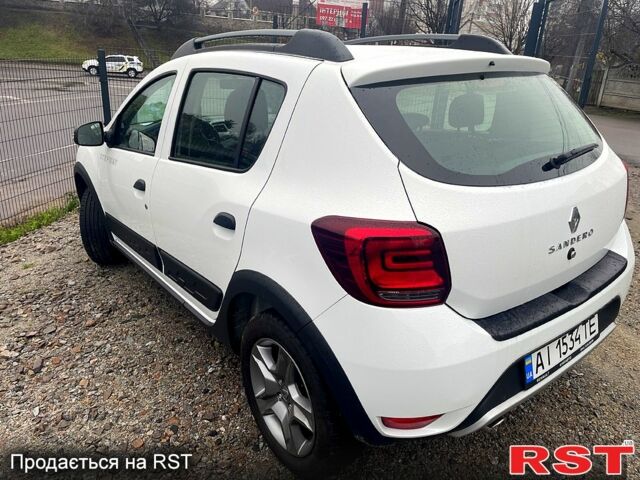 Белый Рено Сандеро, объемом двигателя 1.5 л и пробегом 37 тыс. км за 13500 $, фото 2 на Automoto.ua
