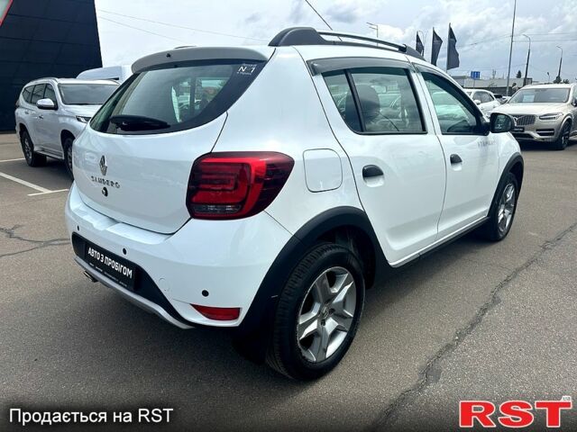 Белый Рено Сандеро, объемом двигателя 1.5 л и пробегом 34 тыс. км за 12500 $, фото 6 на Automoto.ua