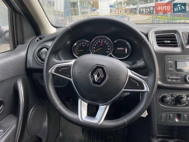 Белый Рено Сандеро, объемом двигателя 1 л и пробегом 85 тыс. км за 8700 $, фото 17 на Automoto.ua