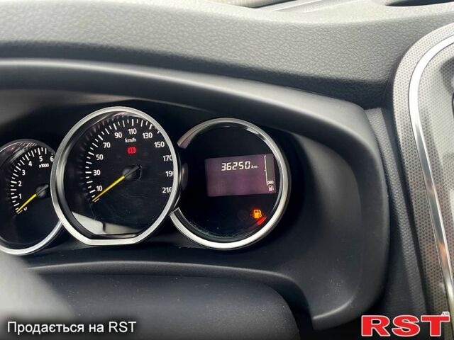Белый Рено Сандеро, объемом двигателя 1.5 л и пробегом 37 тыс. км за 13500 $, фото 5 на Automoto.ua