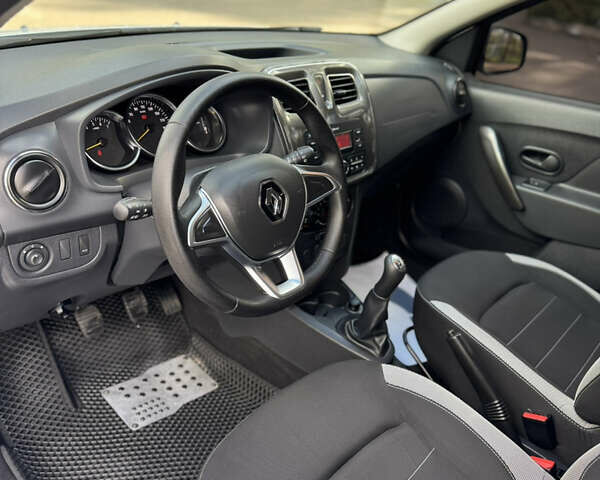 Белый Рено Сандеро, объемом двигателя 1.46 л и пробегом 75 тыс. км за 10800 $, фото 9 на Automoto.ua