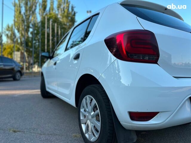 Рено Сандеро 2021 в Запорожье на Automoto.ua Белый Рено Сандеро, объемом двигателя 1 л и пробегом 98 тыс. км за 8890 $, фото 16 на Automoto.ua