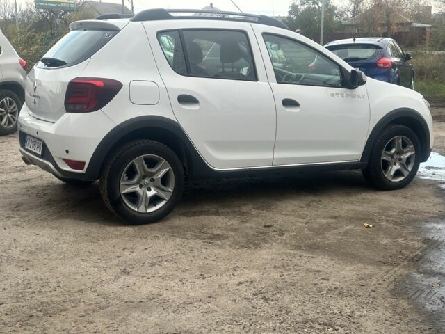 Белый Рено Сандеро, объемом двигателя 0.9 л и пробегом 100 тыс. км за 8999 $, фото 4 на Automoto.ua