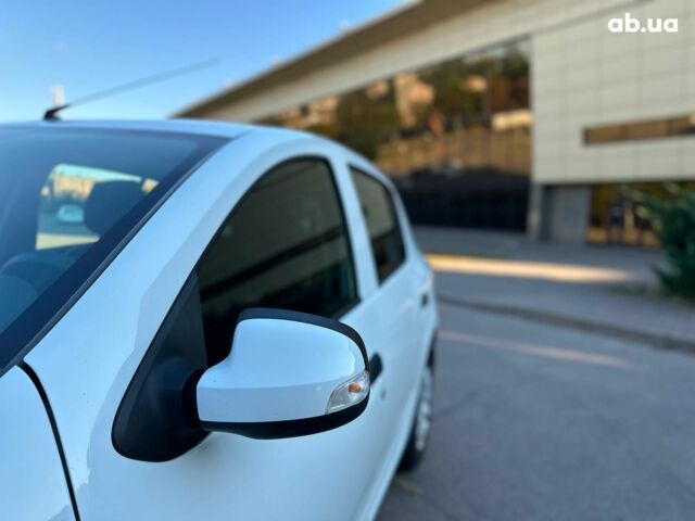 Рено Сандеро 2021 в Запорожье на Automoto.ua Белый Рено Сандеро, объемом двигателя 1 л и пробегом 98 тыс. км за 8890 $, фото 14 на Automoto.ua
