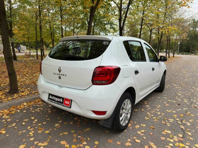 Білий Рено Сандеро, об'ємом двигуна 1 л та пробігом 99 тис. км за 7999 $, фото 4 на Automoto.ua