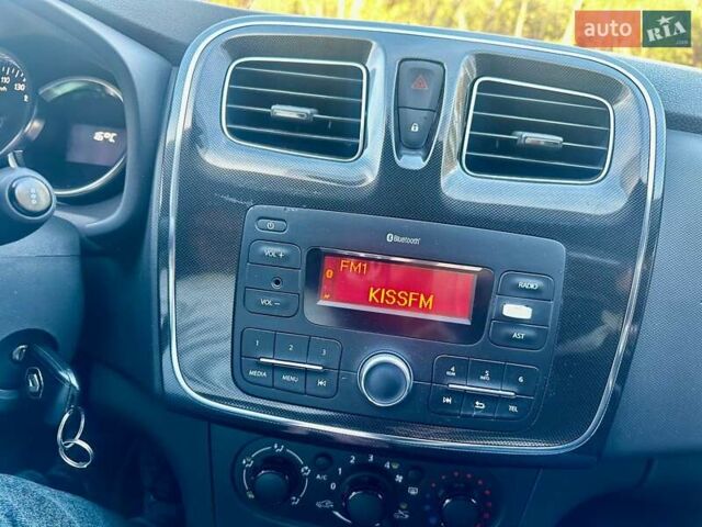 Білий Рено Сандеро, об'ємом двигуна 0.9 л та пробігом 53 тис. км за 9600 $, фото 19 на Automoto.ua