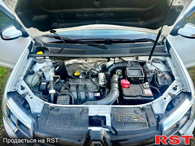 Білий Рено Сандеро, об'ємом двигуна 1 л та пробігом 53 тис. км за 9600 $, фото 8 на Automoto.ua