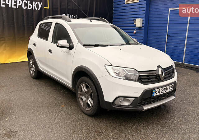 Білий Рено Сандеро, об'ємом двигуна 1.46 л та пробігом 17 тис. км за 13235 $, фото 2 на Automoto.ua