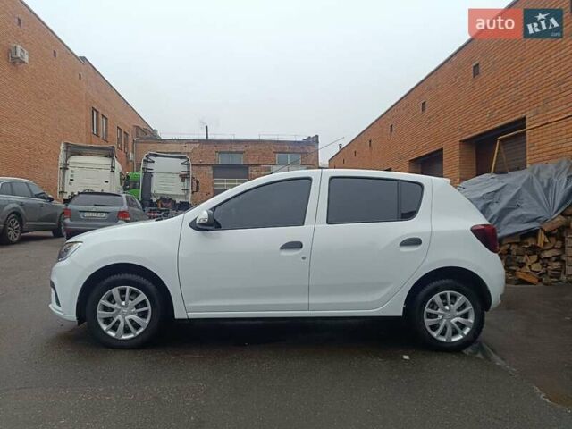 Білий Рено Сандеро, об'ємом двигуна 1 л та пробігом 21 тис. км за 7300 $, фото 1 на Automoto.ua