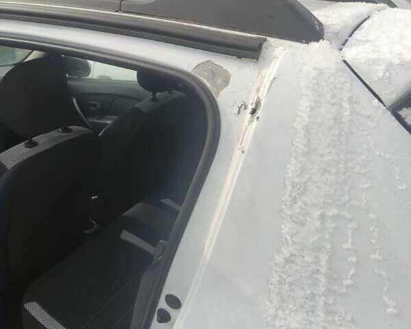 Белый Рено Сандеро, объемом двигателя 1.46 л и пробегом 50 тыс. км за 9000 $, фото 7 на Automoto.ua